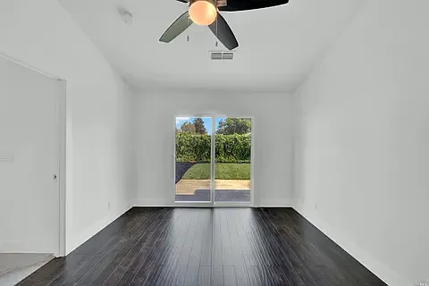 332 Serrano Ct — Photo 4