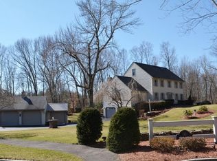 18 Cowell St, Plainville, MA 02762