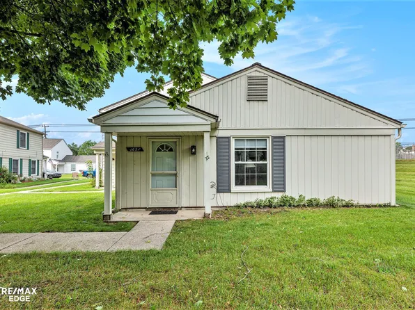 2621 Thornbrier Ct, Lake Orion, MI 48360