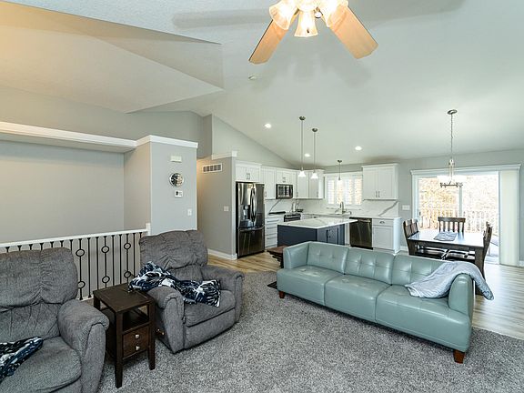 4th image of 2743 Pinewood Ridge Dr SE