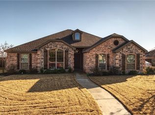 221 Nocona Dr, Waxahachie, TX 75165