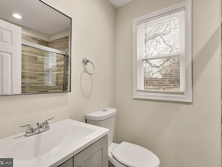 4131 Hunt Pl NE #A — Photo 7