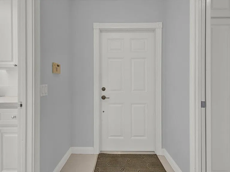 10882 SW Dardanelle Dr — Photo 5