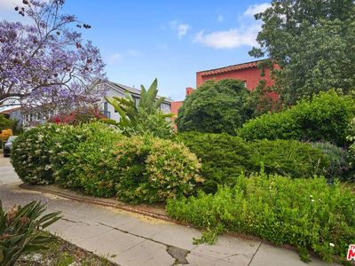 632 N Mariposa Ave, Los Angeles, CA, 90004