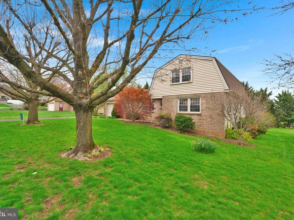 110 Pleasant View Dr, Strasburg, PA 17579