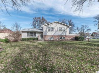 10602 Hilltop Rd, Omaha, NE 68134