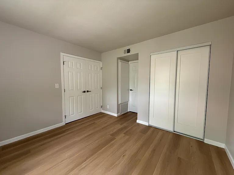 259 N Capitol Ave — Photo 5
