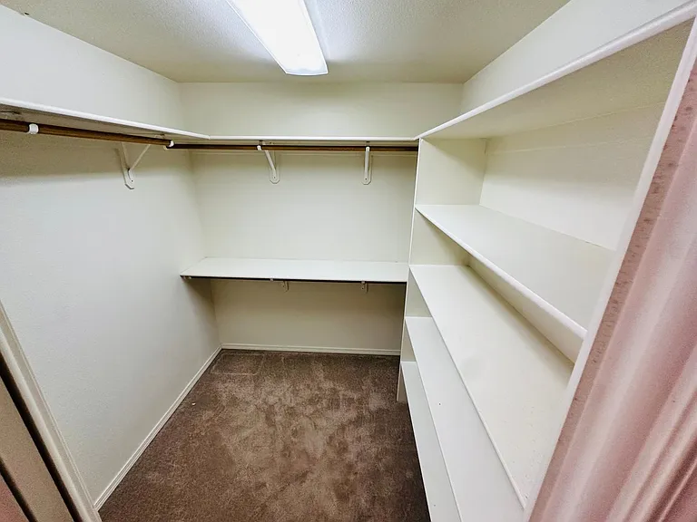 844 Woodhaven Dr — Photo 16
