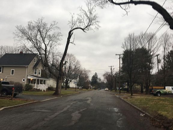 4th image of 63 Plainfield Ave