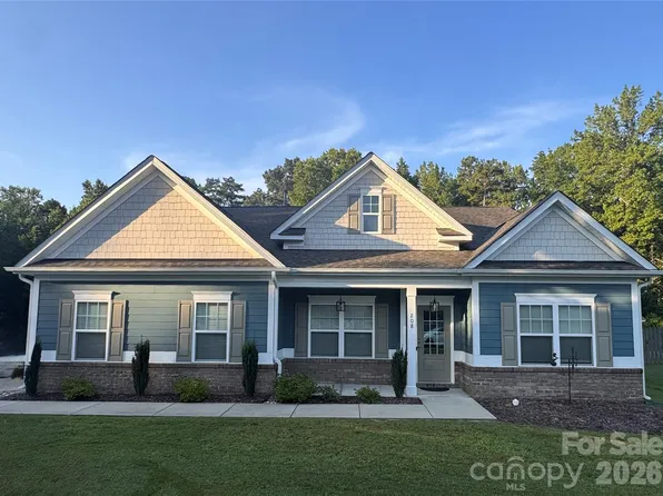 208 Clauser Rd S, Mount Holly, NC 28120