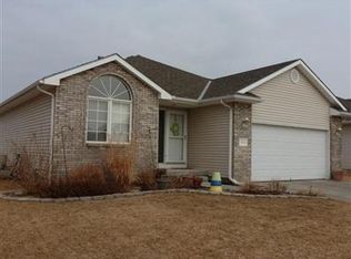 5220 Ranchview Ct, Lincoln, NE 68516