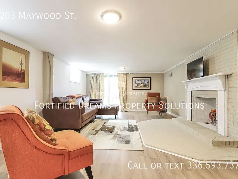 2203 Maywood St — Photo 11