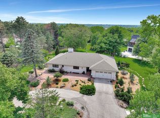 5838 Hawkswood Cir, Lincoln, NE 68516