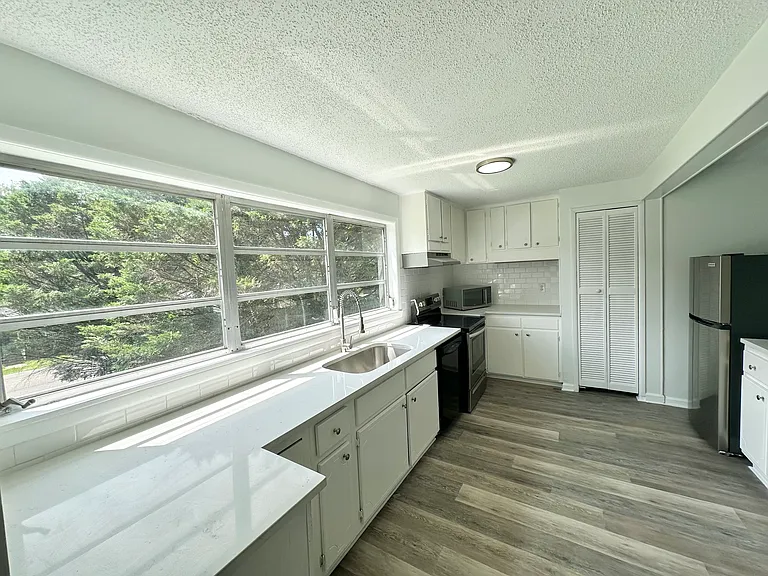 1711 Old Springville Rd — Photo 2