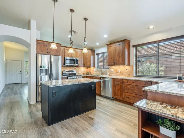 2514 E Petroglyph Ln, Oro Valley, AZ 85755