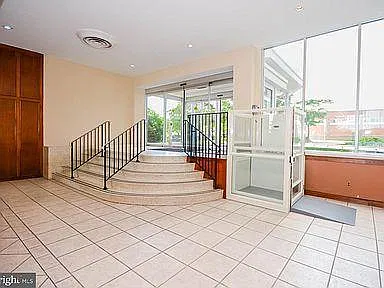 2 bed, 1094 sqft, $2,150 — Photo 3