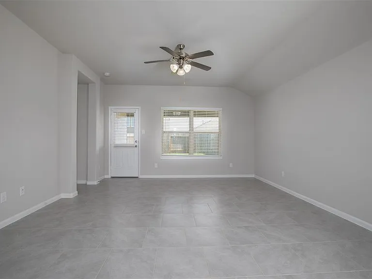 18435 Grayson Bluff Way — Photo 9