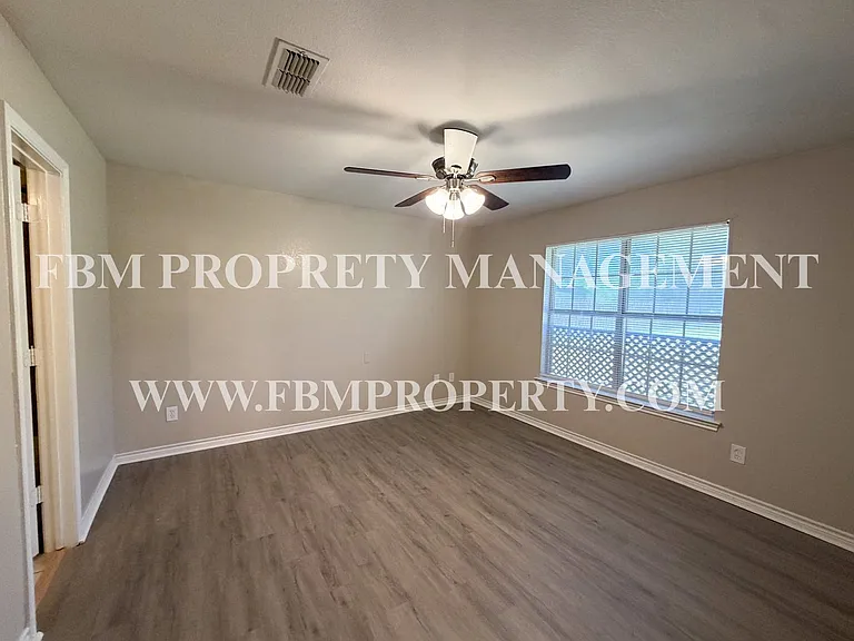 1219 S Mulberry St — Photo 8