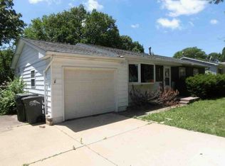 2111 Glenn Ct, Bettendorf, IA
