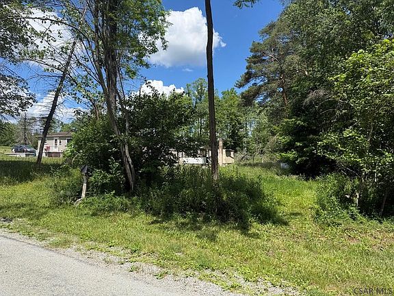 3rd image of 1339 Camp Dr