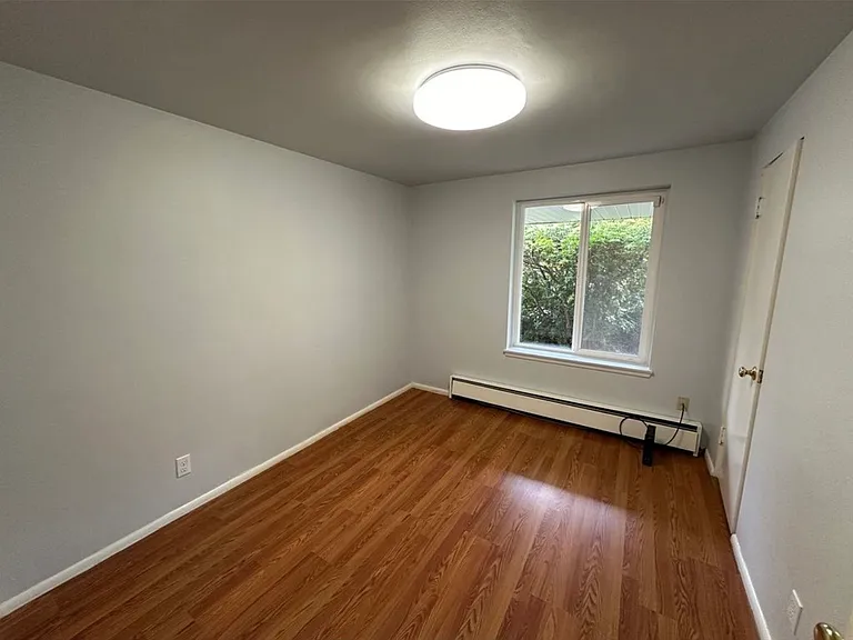 8256 43rd Ave NE — Photo 17