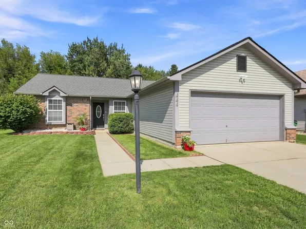 444 E Pine Ridge Dr, Westfield, IN 46074