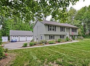 68 Box Pond Dr, Bellingham, MA 02019