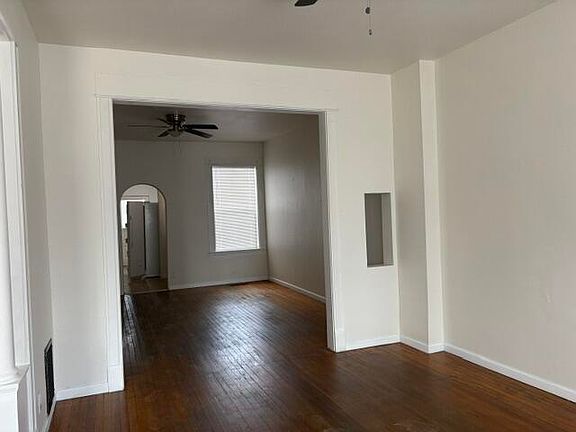 2nd image of 412 S Maple St
