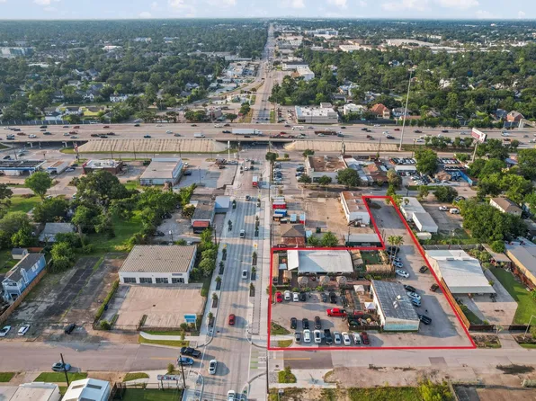 2708 N Shepherd Dr, Houston, TX 77008