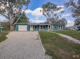 81 Crescent Dr, Victoria, TX 77905