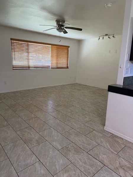 3 bed, 2.5 bath, 1158 sqft, $2,200 — Photo 2