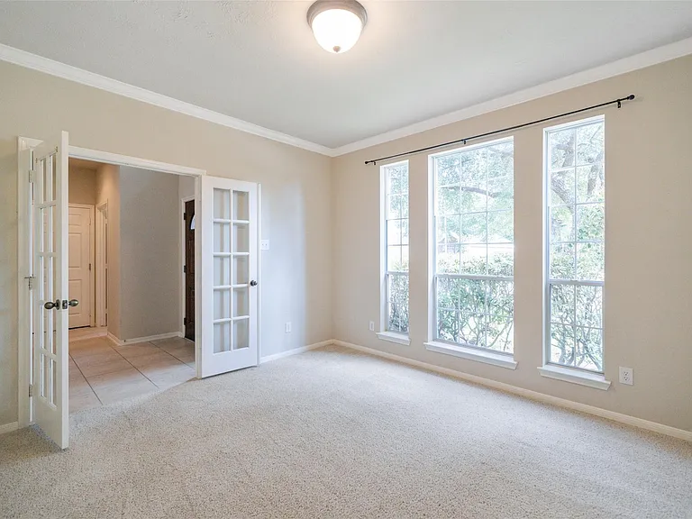 8811 Sun Haven Ln — Photo 6