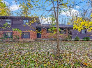 7451 Warwick Ln, Chesterland, OH 44026