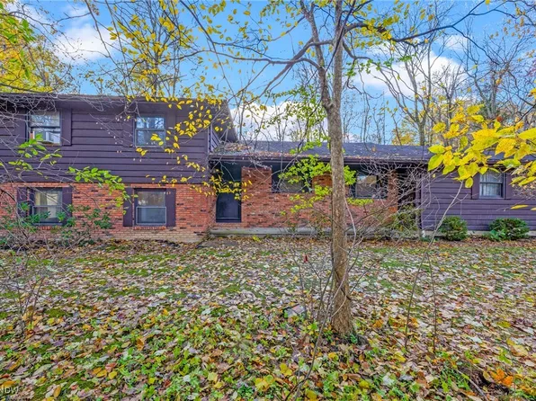 7451 Warwick Ln, Chesterland, OH 44026