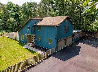 830 Allen St, Dartmouth, MA 02747