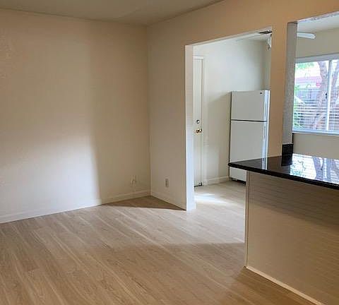 3rd image of 711 Berry Ave #118