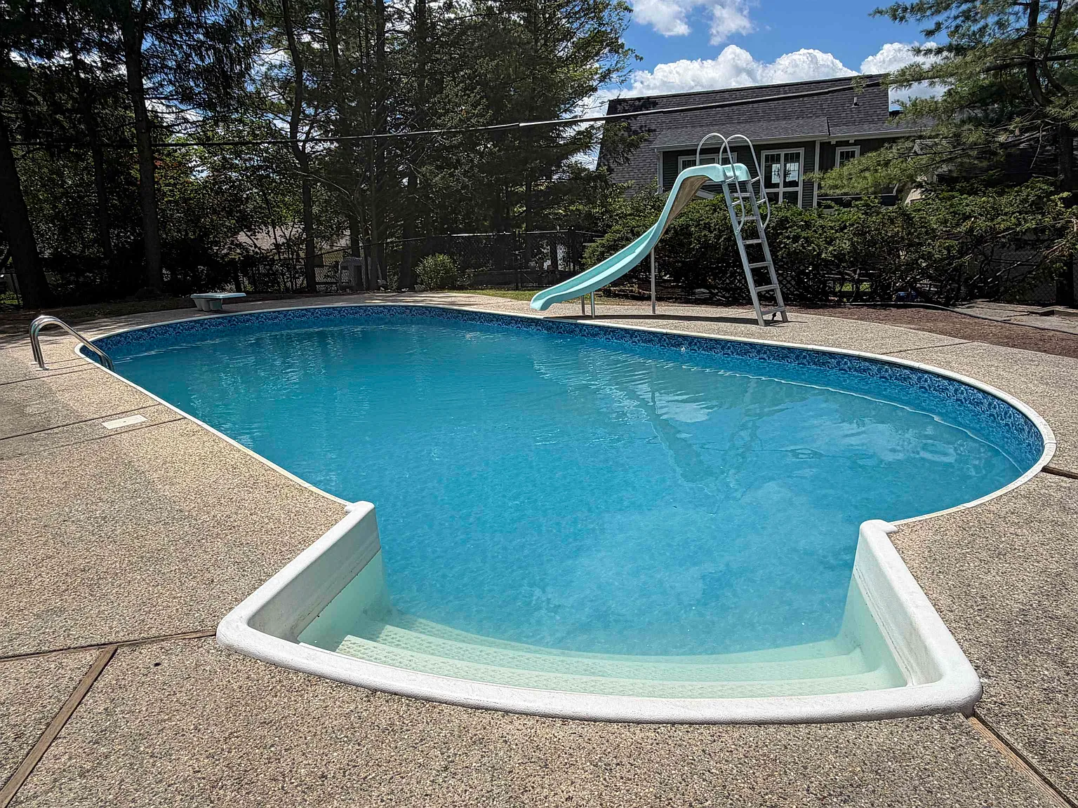 3 bed, 2.5 bath, 2668 sqft, $3,900 — Photo 2