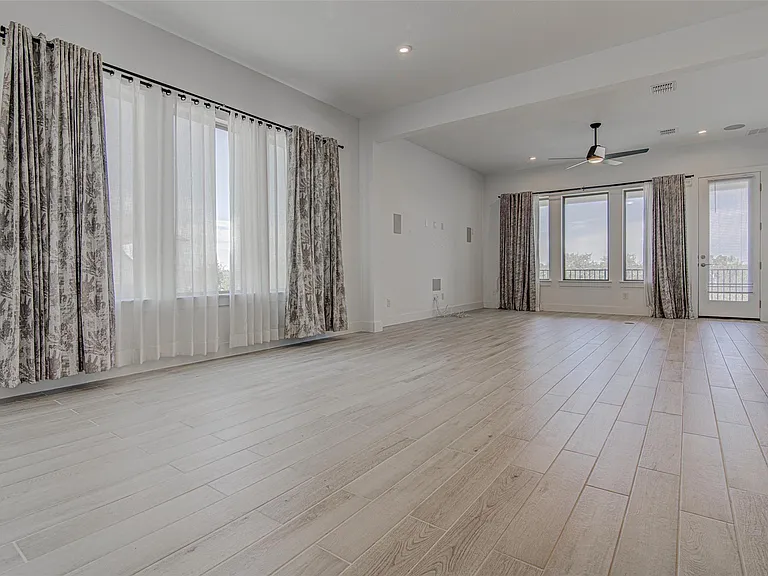 22300 Lago Lookout Ln — Photo 3