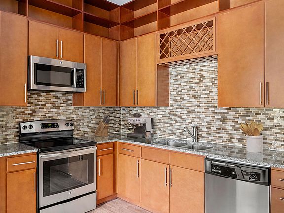 1160 Hammond Kitchen