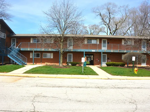 1830 W Knightsbridge Dr APT 1B, Mount Prospect, IL 60056