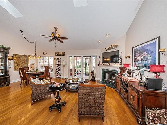 5th image of 663 Segovia Ct NE