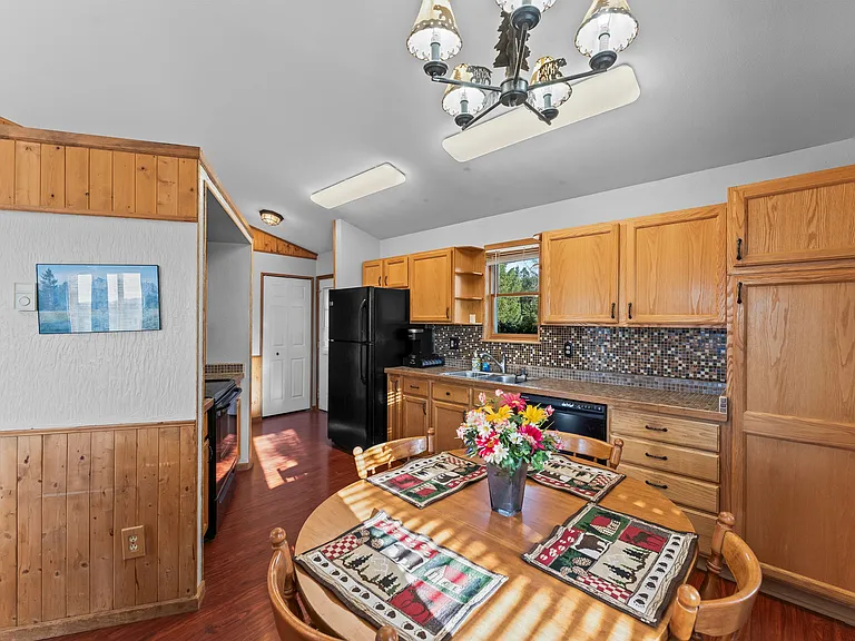 108 Southgate Rd — Photo 8