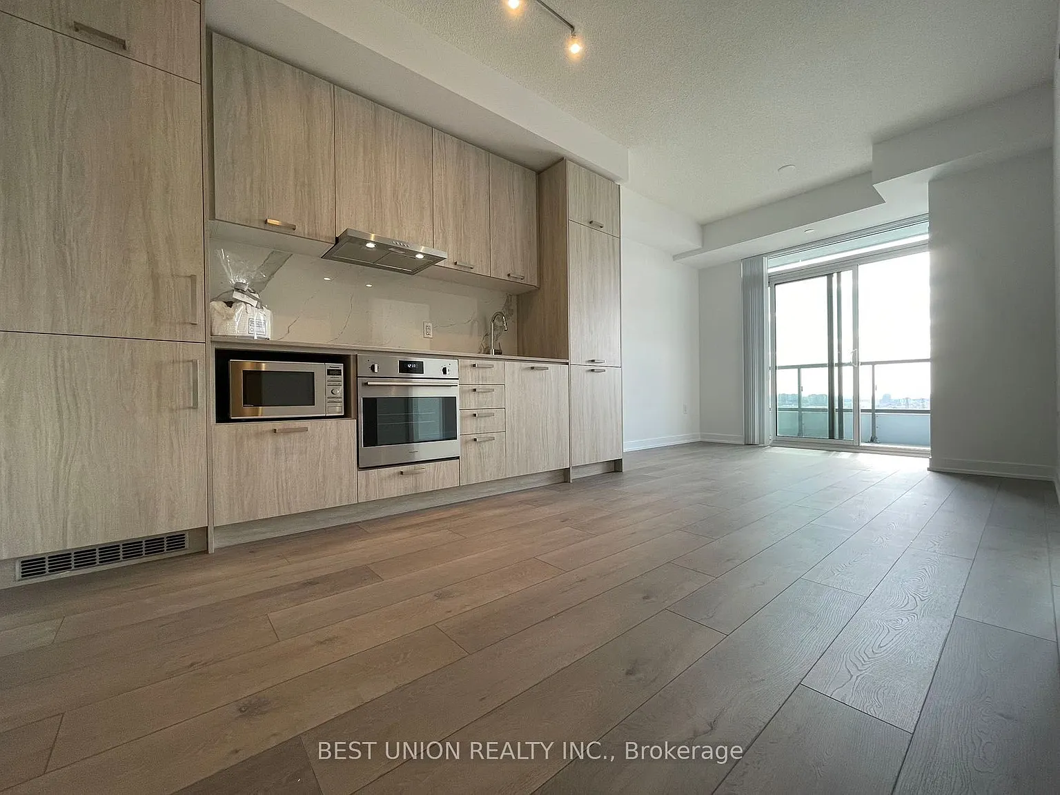 2 bed, $2,290 — Photo 4