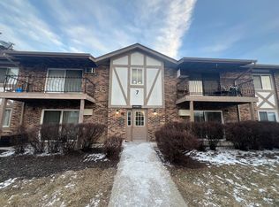 16W486 Lake Dr APT 7-102, Willowbrook, IL 60527