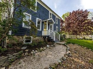 202 Lions Mouth Rd, Amesbury, MA 01913