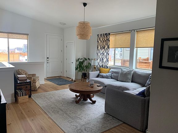 large living room vaulted ceilings