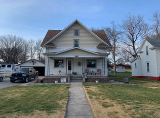 207 W Cedar St, Sutton, NE 68979