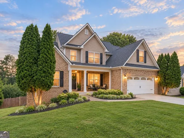 946 Golden Meadows Ln, Loganville, GA 30052