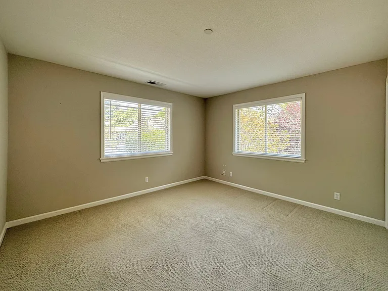 428 8th Ave — Photo 32