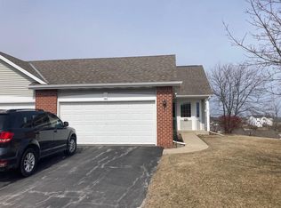 986 Niagara Ct, Port Washington, WI 53074